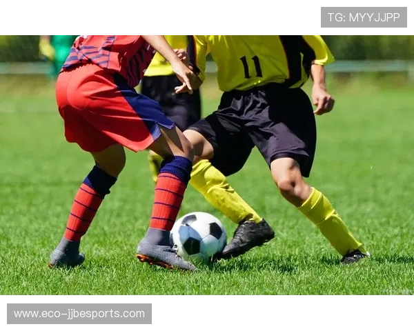 足球明星崛起之路：从少年梦想到全球顶级球员的奋斗历程